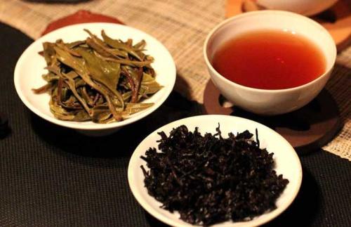 普洱茶餅紫色現(xiàn)象全解析 原因、安全性與品飲價(jià)值